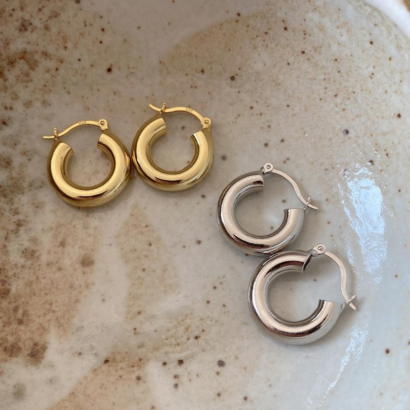 XIHA 925 Sterling Silver Hoop Earrings for Women 2020 Thick C Round Circle Hoops Earring Korean Statement Minimalist Jewelry
XIHA 925 Sterling Silver Hoop Earrings for Women 2020 Thick C Round Circle Hoops Earring Korean Statement Minimalist Jewelry