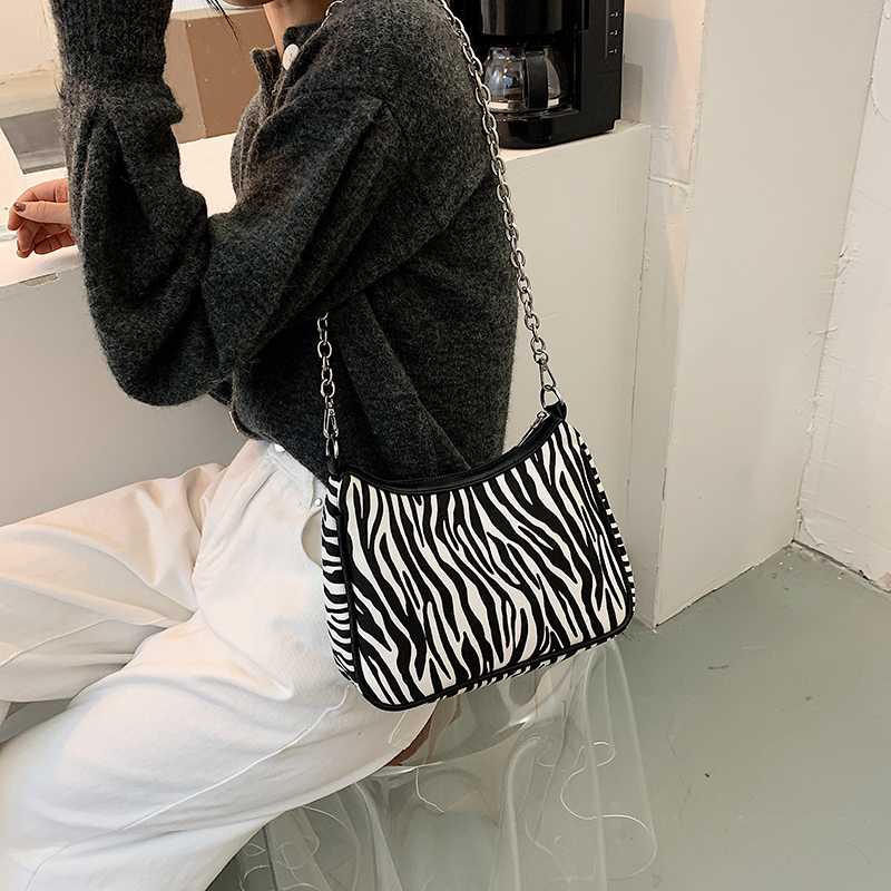 Fashion Zebra Print chain Shoulder Messenger Bag mochila mujer purses and handbags bags for women 2020 Luxury women's bag, Other
Fashion Zebra Print chain Shoulder Messenger Bag mochila mujer purses and handbags bags for women 2020 Luxury women's bag, Other