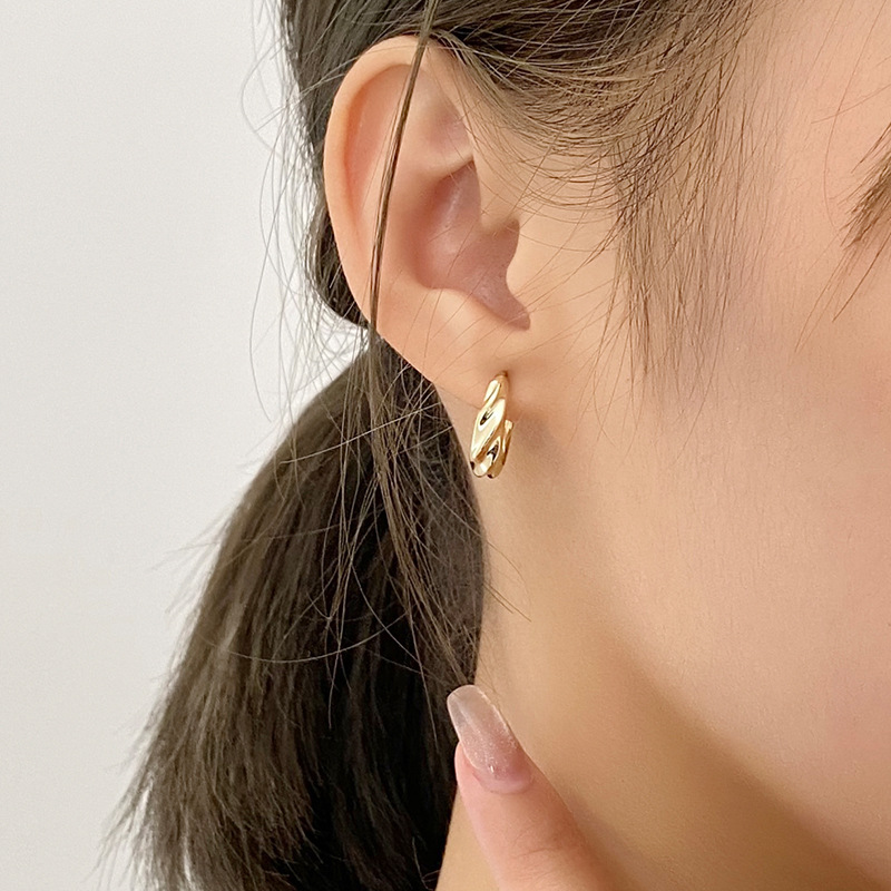 925 Sterling Silver Earring Fashion Twist Bow T-shape Ear Ring Semi-circle earring Sweet temperament Simple Woman Girl Ear Jewel
925 Sterling Silver Earring Fashion Twist Bow T-shape Ear Ring Semi-circle earring Sweet temperament Simple Woman Girl Ear Jewel