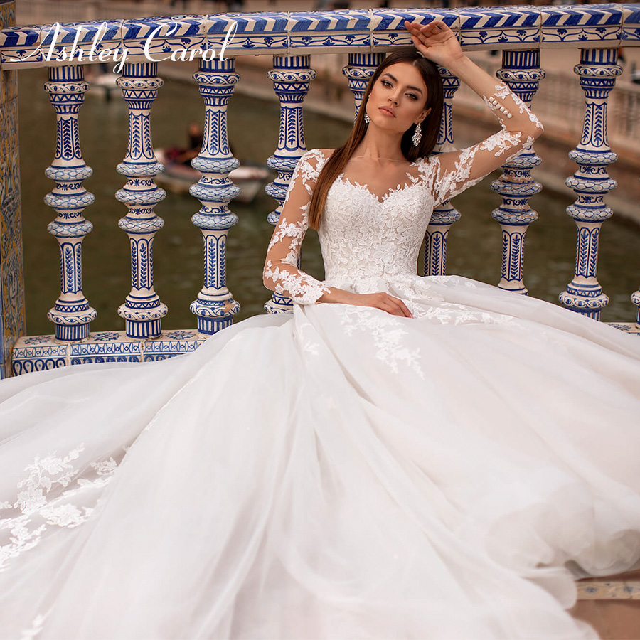 Ashley Carol Long Sleeve Wedding Dress 2020 Illusion Scoop Appliques Lace Up A-Line Bride Dresses Vestido De Noiva De Princesa, Champagne
Ashley Carol Long Sleeve Wedding Dress 2020 Illusion Scoop Appliques Lace Up A-Line Bride Dresses Vestido De Noiva De Princesa, Champagne