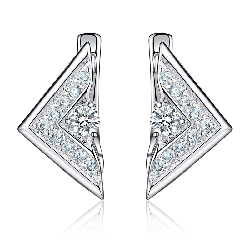 925 Sterling Silver Earring Women Geometric Triangle Clear Cubic Zirconia Simple Design Clip Earring New Fahion Party Jewelry
925 Sterling Silver Earring Women Geometric Triangle Clear Cubic Zirconia Simple Design Clip Earring New Fahion Party Jewelry