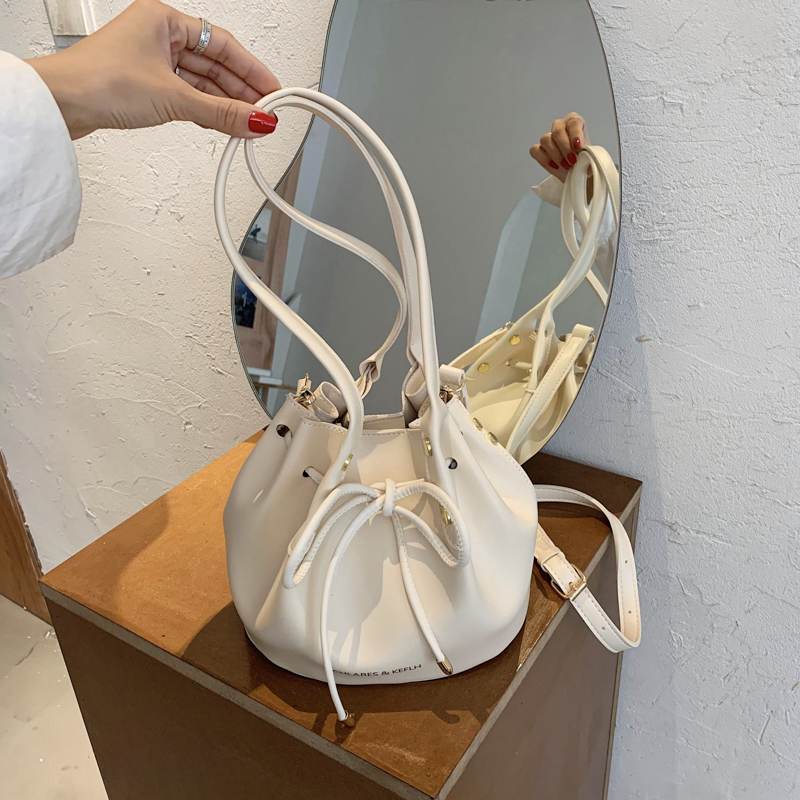Luxury Handbags Women Bags Designer Female Drawstring Leather Shoulder Bag Luxury Hobos Sac A Main Hand Bags Ladies Tote Bag New, Black
Luxury Handbags Women Bags Designer Female Drawstring Leather Shoulder Bag Luxury Hobos Sac A Main Hand Bags Ladies Tote Bag New, Black