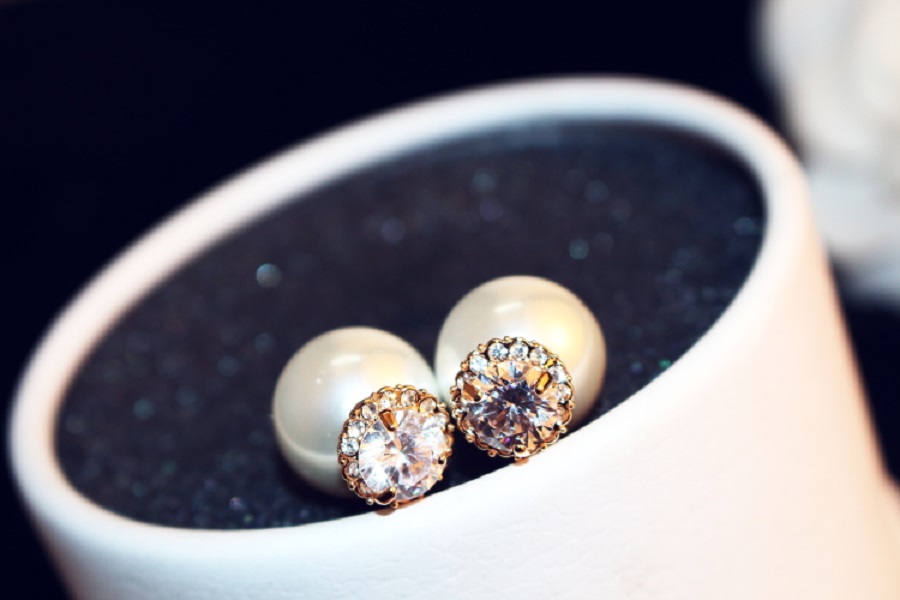 Ins fashion earrings gold white double sided diamond elegant pearl super glittering stud earrings for women girls