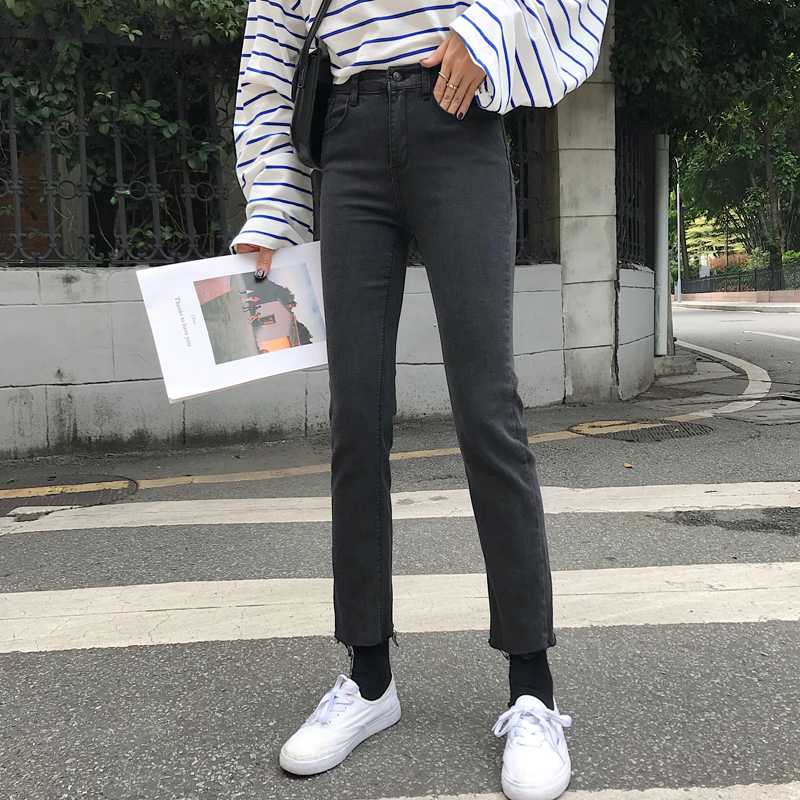 2020 High quality cotton elastic denim pants for women frayed hem black jeans cropped cut
2020 High quality cotton elastic denim pants for women frayed hem black jeans cropped cut