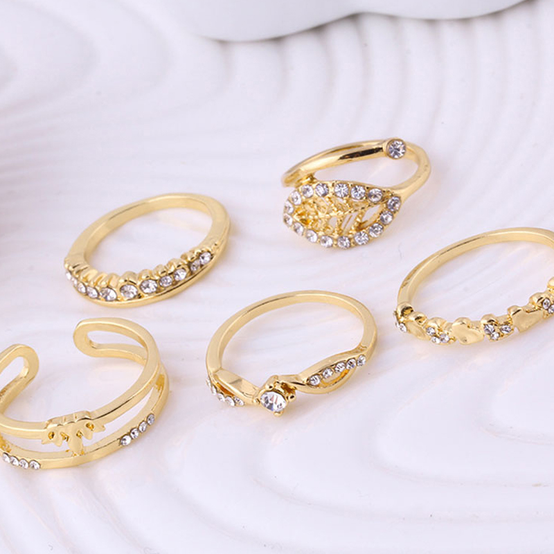 Wedding Rings For Women Luxury Crystal Ring Peach Heart Ring Set Leaf Shape Five Piece Fashion New Trend Elegant Style 2020
Wedding Rings For Women Luxury Crystal Ring Peach Heart Ring Set Leaf Shape Five Piece Fashion New Trend Elegant Style 2020