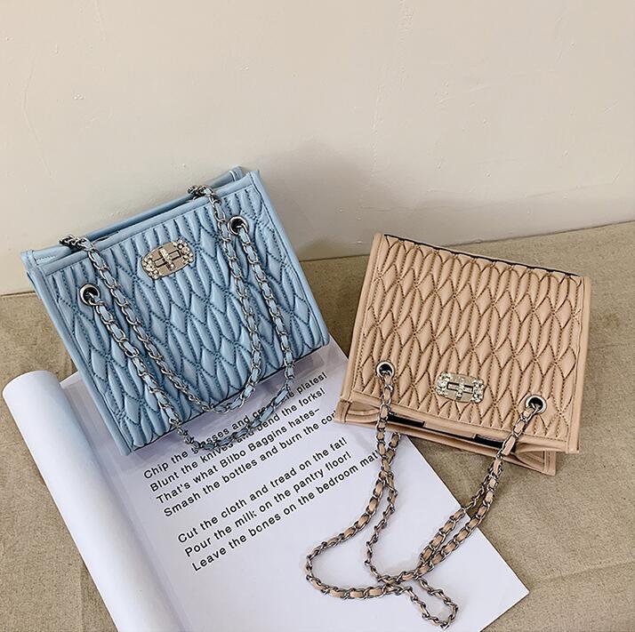 women handbag street fashion diamond chain bag plaid womens shoulder bags Joker leather fashions shoulders womenes two-piece handbags
women handbag street fashion diamond chain bag plaid womens shoulder bags Joker leather fashions shoulders womenes two-piece handbags
