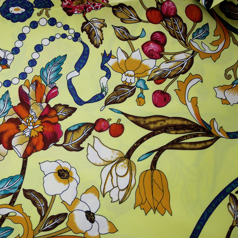 Large Hair Wrap Head Scarf 130 Sauqre Silk Scarf Printed Bandana Retro Neck Foulard Femme Headwrap Versatile Accessory