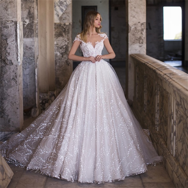 Sexy Backless Wedding Dresses Glitter Beads Lace Applique Puffy Tulle Bridal Gown Vintage Custom Made Sweep Train Wedding Dress