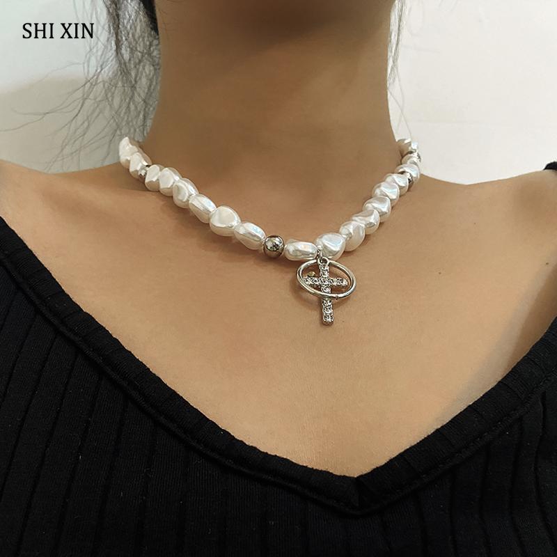 SHIXIN Short Baroque Pearl Choker Necklace for Women Crystal Cross Pendant Necklace on the Neck Jewelry 2020 Fashion Colar Gifts
SHIXIN Short Baroque Pearl Choker Necklace for Women Crystal Cross Pendant Necklace on the Neck Jewelry 2020 Fashion Colar Gifts