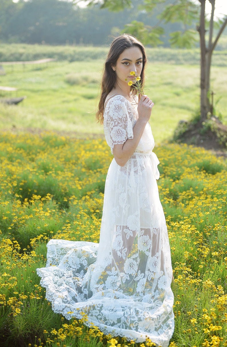 See Through Lace Bridal Bathrobe Long Sleeve Appliques Ladies Night Gowns Sweep Train Women Sleep Wear Wedding Robe