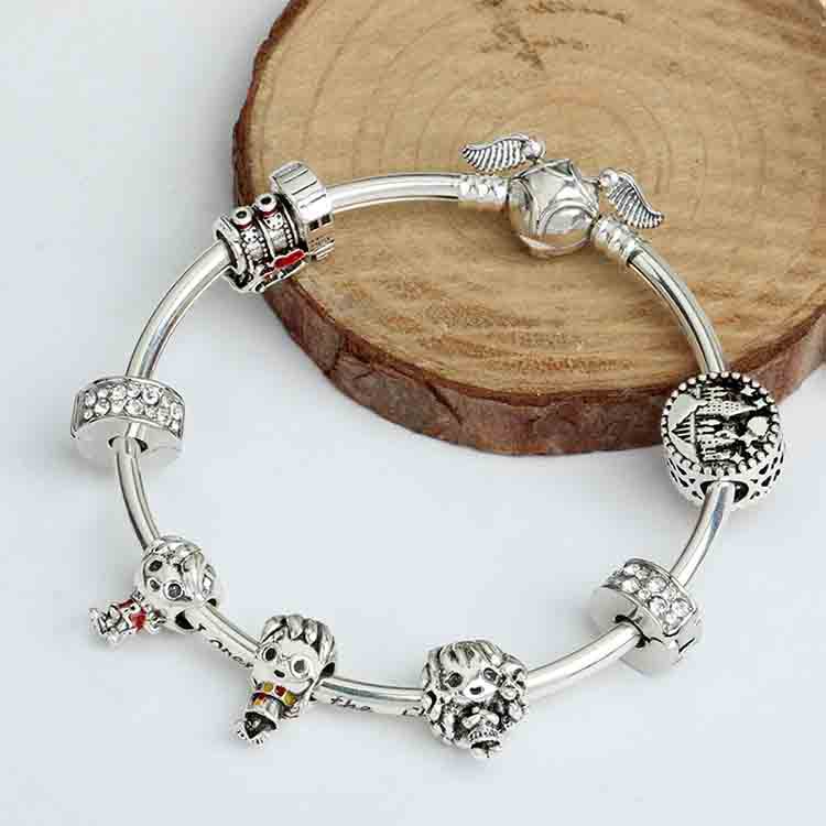 18-20CM New locomotive big hole beads bracelet suitable for Pandora style bracelet jewelry
18-20CM New locomotive big hole beads bracelet suitable for Pandora style bracelet jewelry