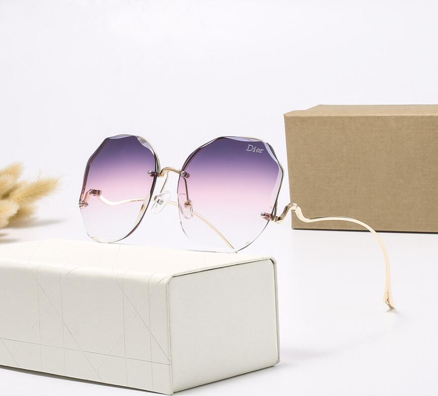 Fashion Sun Glasses Designer New Selling Rimless Genuine Horn Buffalo Horn Sunglasses High Quality For women lense Glass glasses case, White;black
Fashion Sun Glasses Designer New Selling Rimless Genuine Horn Buffalo Horn Sunglasses High Quality For women lense Glass glasses case, White;black