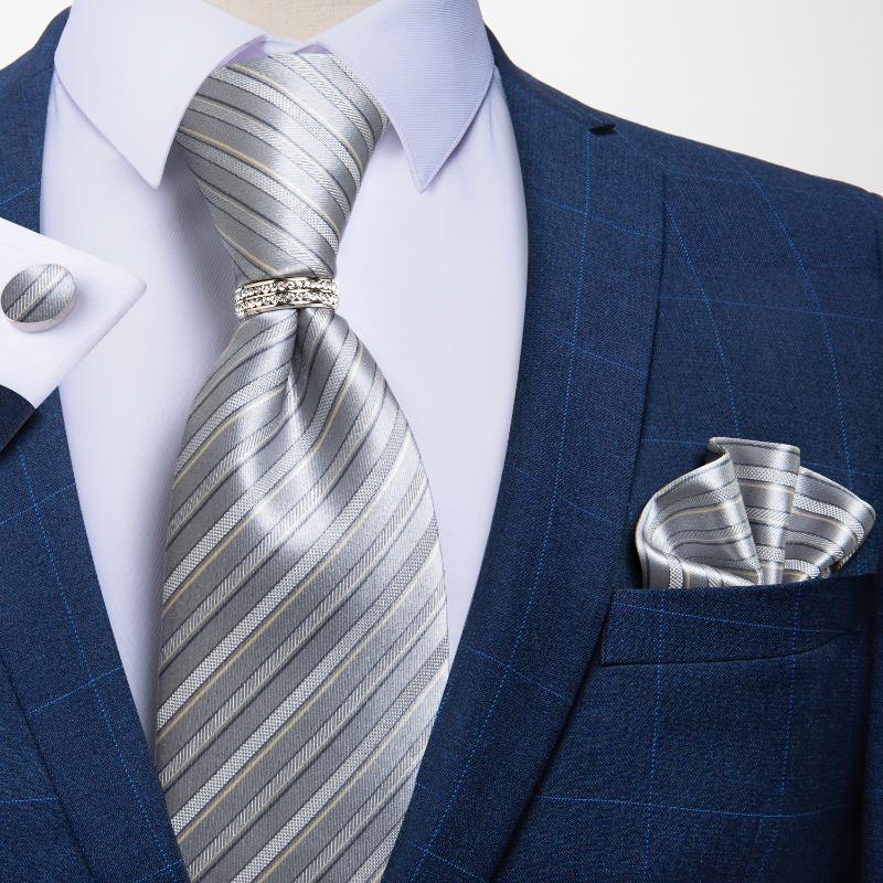Bow Ties DiBanGu 100% Silk Tie Set Men Fashion Gray Striped Luxury 8cm Necktie Hanky Cufflinks For Business Wedding Party
Bow Ties DiBanGu 100% Silk Tie Set Men Fashion Gray Striped Luxury 8cm Necktie Hanky Cufflinks For Business Wedding Party