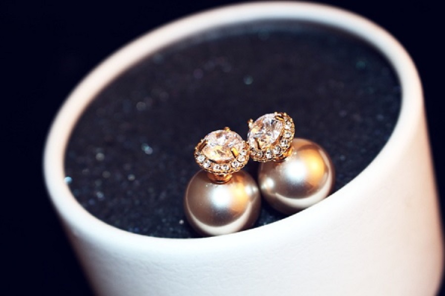 Ins fashion earrings gold white double sided diamond elegant pearl super glittering stud earrings for women girls
