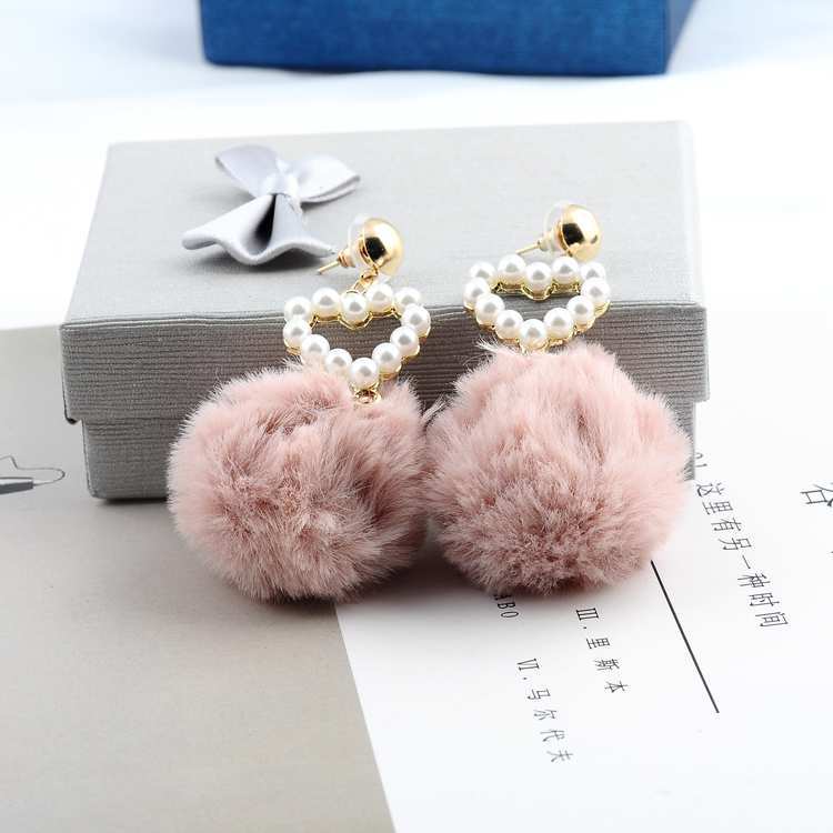 Fur Ball PomPom heart Earrings for Women Unique Soft Pom Pom tiny stimulate pearl Earring Jewelry Cute Christmas Gift
Fur Ball PomPom heart Earrings for Women Unique Soft Pom Pom tiny stimulate pearl Earring Jewelry Cute Christmas Gift