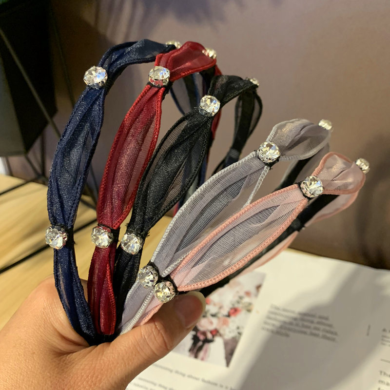 2020 New Women Lace With Diamond Headband Simple Wild Hair Accessories Korean Mesh Yarn Hair Hoop Sweet Rhinestone Headdress Hot
2020 New Women Lace With Diamond Headband Simple Wild Hair Accessories Korean Mesh Yarn Hair Hoop Sweet Rhinestone Headdress Hot