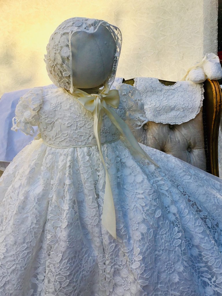 2021 Cute Baby Christening Gowns For Little Girls Lace Flowers Appliqued Pearls Baptism Dresses With Bonnet First Communication Dress