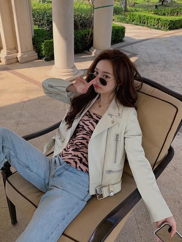 Fashion High Quality Motorcycle Women' Jackets Spring 2020 Genuine Sheepskin Female Leather Jacket Genuine Femme Veste Zjt228, Black2
Fashion High Quality Motorcycle Women' Jackets Spring 2020 Genuine Sheepskin Female Leather Jacket Genuine Femme Veste Zjt228, Black2