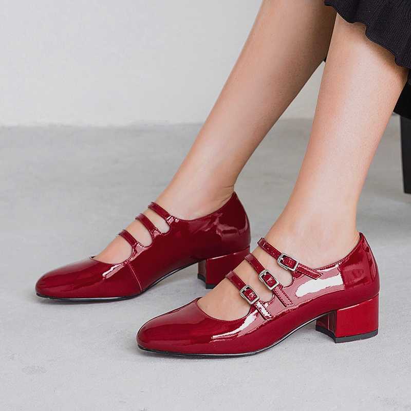 women summer pumps low heels plus size shiny patent leather office ladies party shoes woman female mujer sapato feminino D1524, Black
women summer pumps low heels plus size shiny patent leather office ladies party shoes woman female mujer sapato feminino D1524, Black