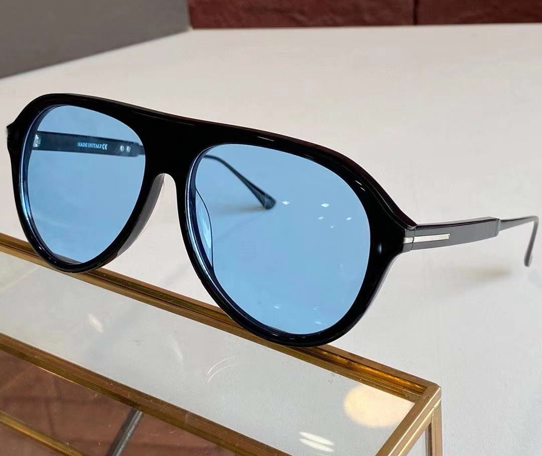 Pilot Sunglasses ft0624 Black BLue Sun Glasses occhiali da sole firmati Sonnenbrille men Fashion Sunglasses Shades New with Box
Pilot Sunglasses ft0624 Black BLue Sun Glasses occhiali da sole firmati Sonnenbrille men Fashion Sunglasses Shades New with Box