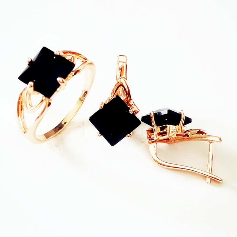2020 Romantic Bridal Jewelry Sets New Fashion Rose Gold Color Women Jewelry Square Black Stone Wedding Ring +Earring Set, As pic
2020 Romantic Bridal Jewelry Sets New Fashion Rose Gold Color Women Jewelry Square Black Stone Wedding Ring +Earring Set, As pic
