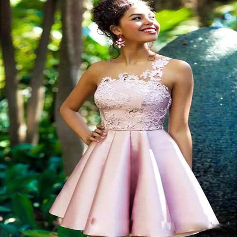 Hot Sale Bohemian Bridesmaid Dresses Blush Pink Chiffon Appliqued Lace Evening Dress Sleeveless Knee Length Prom Dresses Custom Made