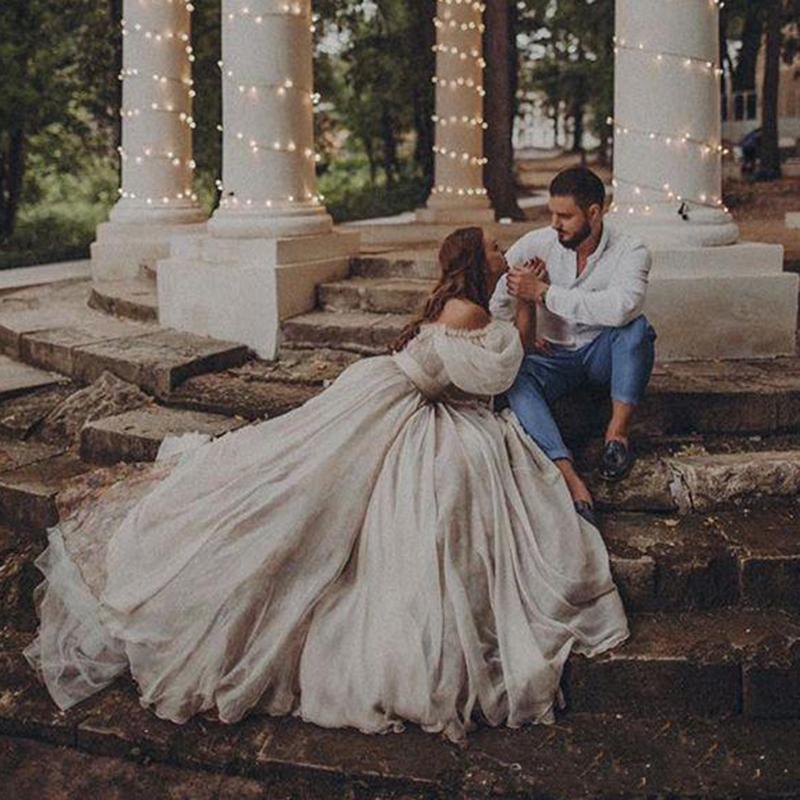 Chic Boho Gothic Dresses Sexy Off Shoulder Puff Sleeve Princess Bridal Gowns Rustic Country Hippie Wedding Dress Z68 0510