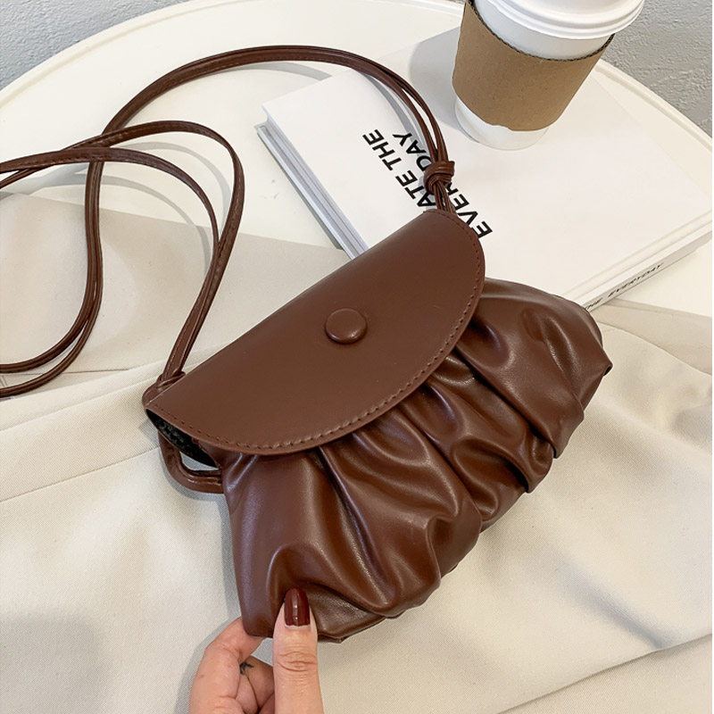 Leather Shoulder Bag Women Designer Handbag 2020 Fashion Stray Bag Women Crossbody Pouch Mini Cloud Pack Messenger Bags, Black shoulder bag
Leather Shoulder Bag Women Designer Handbag 2020 Fashion Stray Bag Women Crossbody Pouch Mini Cloud Pack Messenger Bags, Black shoulder bag