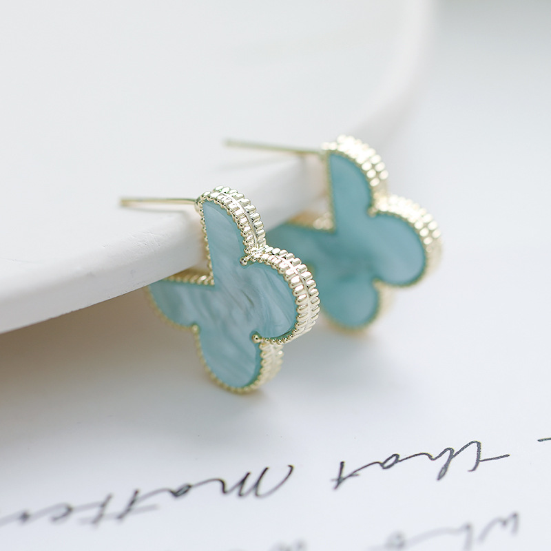 2020 creative design butterfly leaf 18k gold plated earrings brand high-end S925 silver pin earrings fashion trend wild earrings for women
2020 creative design butterfly leaf 18k gold plated earrings brand high-end S925 silver pin earrings fashion trend wild earrings for women
