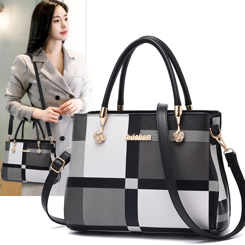 2020 New Style New Large Capacity Handbag Messenger Bag Korean Fashion All-match Womens Shoulder Bag, Style slip-black
2020 New Style New Large Capacity Handbag Messenger Bag Korean Fashion All-match Womens Shoulder Bag, Style slip-black