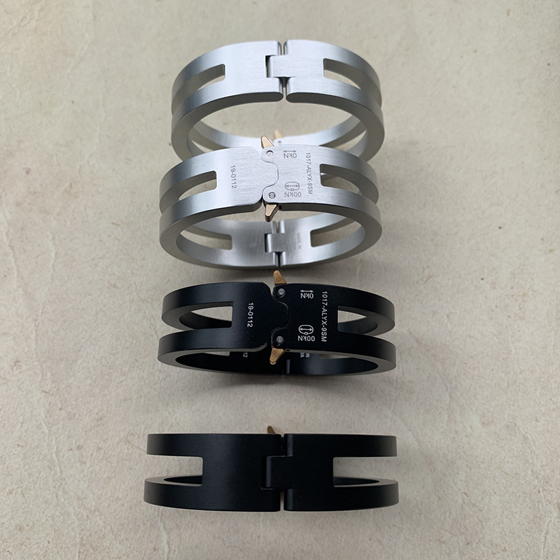 2020ss Top Version 1017 ALYX 9SM Rollercoaster Track Alloy Bracelet Men Women Unisex Couples Bangles Women Oval Buckle Bracelet Y200810