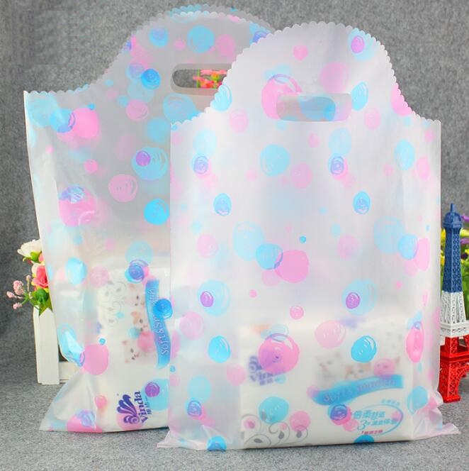 Qi 45pcs/lot Size 25*37cm(9.84"x14.56") Supermarket Shopping Plastic Bag With Handle Printing Colorful Dots Plastic Packing Bags
Qi 45pcs/lot Size 25*37cm(9.84"x14.56") Supermarket Shopping Plastic Bag With Handle Printing Colorful Dots Plastic Packing Bags
