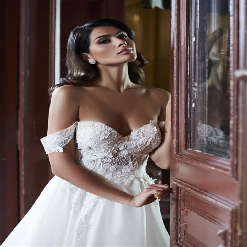 Boho A Line Wedding Dresses Off Shoulder Sleeveless Applique Lace Ruched Satin Bridal Gowns Elegant Sweep Train Vestido De Novia