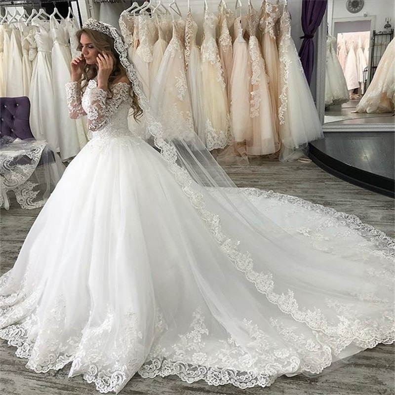 Luxury Ball Gown Wedding Dresses Bateau Long Sleeves Off the Shoulder Lace Net Appliqued Cathedral Bridal Gowns Elegant Arabian Dubai Custom Made Vest