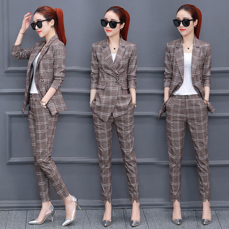 Set female 2020 spring new women' fashion lattice small suit suit female nine pants temperament elegant two-piece set
Set female 2020 spring new women' fashion lattice small suit suit female nine pants temperament elegant two-piece set