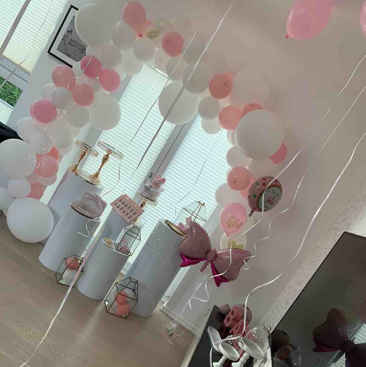 10pcs Outdoor Grand Event Backdrops Cylinder Plinth Pedestal Display Rack with Crystal Mirror Cake Stand for Birthday kids Party DIY Wedding