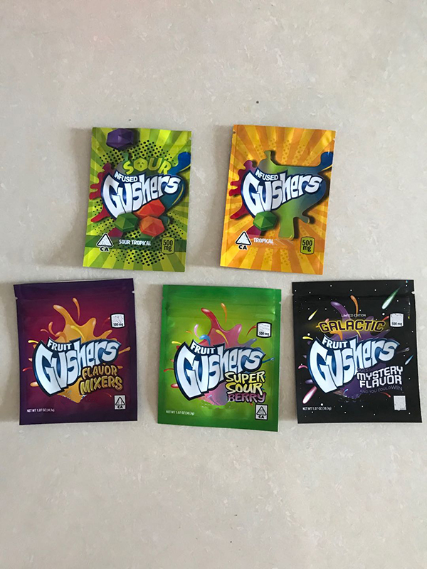 7 Types New Gushers edible bags Edible Packaging 500MG Gummies bags Tropical Sour Gushers FURIT SUPER sour Gushers
7 Types New Gushers edible bags Edible Packaging 500MG Gummies bags Tropical Sour Gushers FURIT SUPER sour Gushers