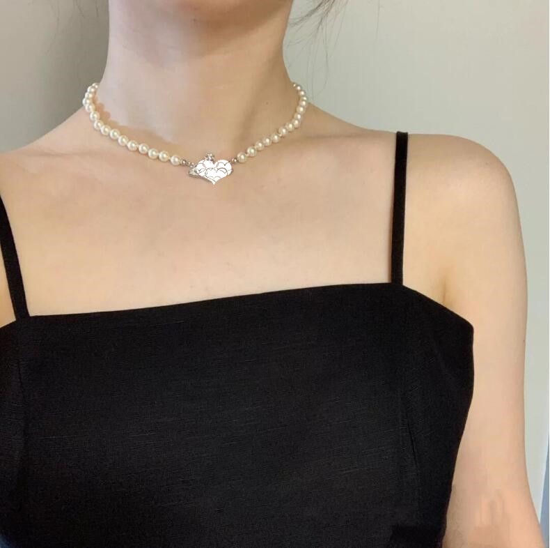 2020 new boutique ladies pendant full diamond saturn pearl necklace clavicle chain neck chain love gift clothing accessories free shipping
2020 new boutique ladies pendant full diamond saturn pearl necklace clavicle chain neck chain love gift clothing accessories free shipping