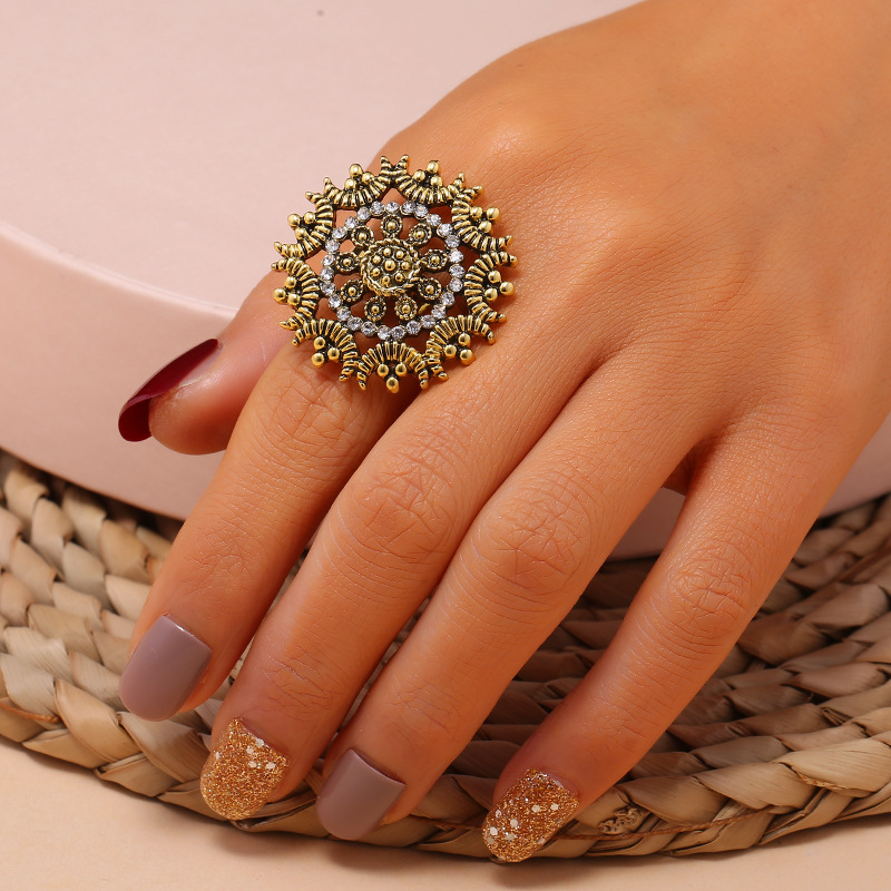 Fashion Vintage Ring Gold Color Moon Shape Crystal Antique Rings For Women Birthday Gift Jewelry
Fashion Vintage Ring Gold Color Moon Shape Crystal Antique Rings For Women Birthday Gift Jewelry