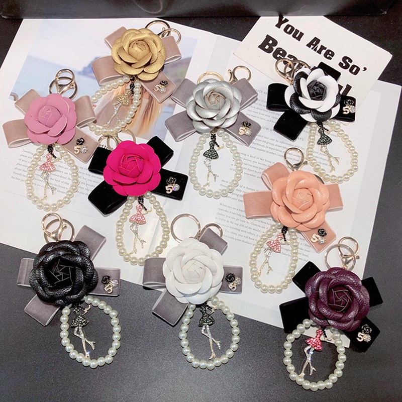 New PU tassel keychain leather camellia girl rose flower car key pendant keychain car hand bag ornament
New PU tassel keychain leather camellia girl rose flower car key pendant keychain car hand bag ornament