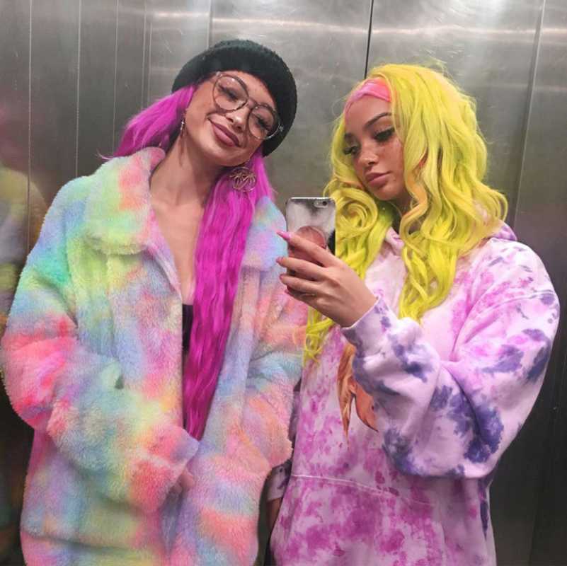 2020 winter tie-dyed furry teddy bear jacket top loose casual zipper jacket female rainbow warm pike coat Free shipping, As photo 1
2020 winter tie-dyed furry teddy bear jacket top loose casual zipper jacket female rainbow warm pike coat Free shipping, As photo 1