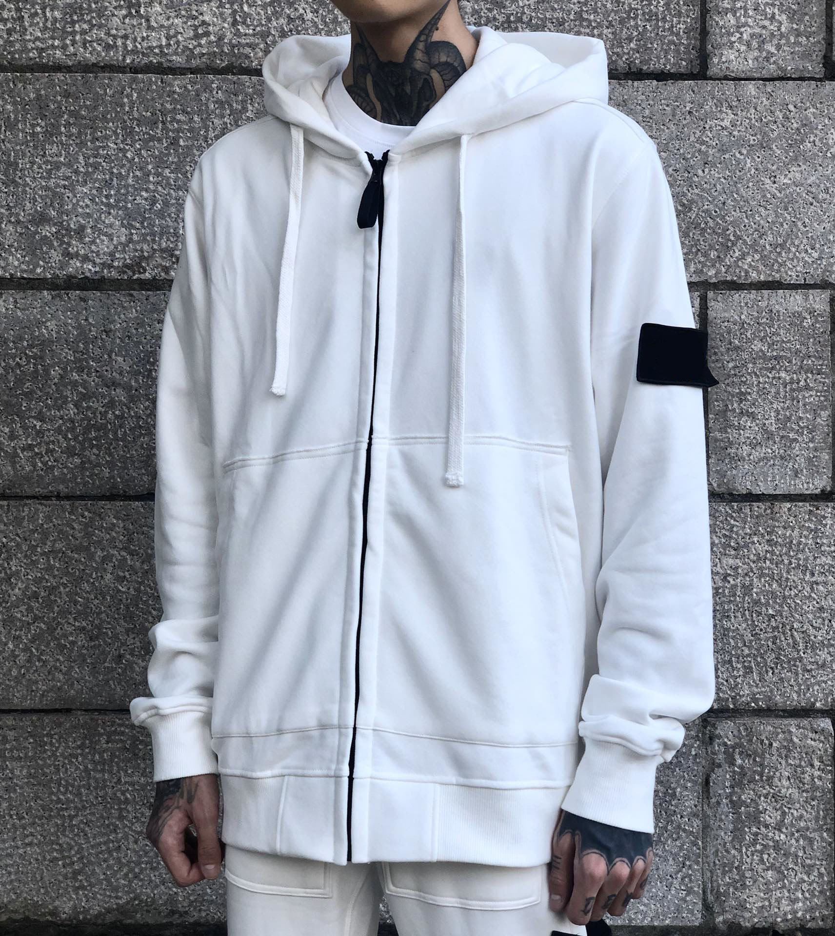 2020 Europe sports casual sweater mens sweatshirt Comfortable breathable Custom high-quality velvet fabric elasticity YKK zipper hoodies, White
2020 Europe sports casual sweater mens sweatshirt Comfortable breathable Custom high-quality velvet fabric elasticity YKK zipper hoodies, White