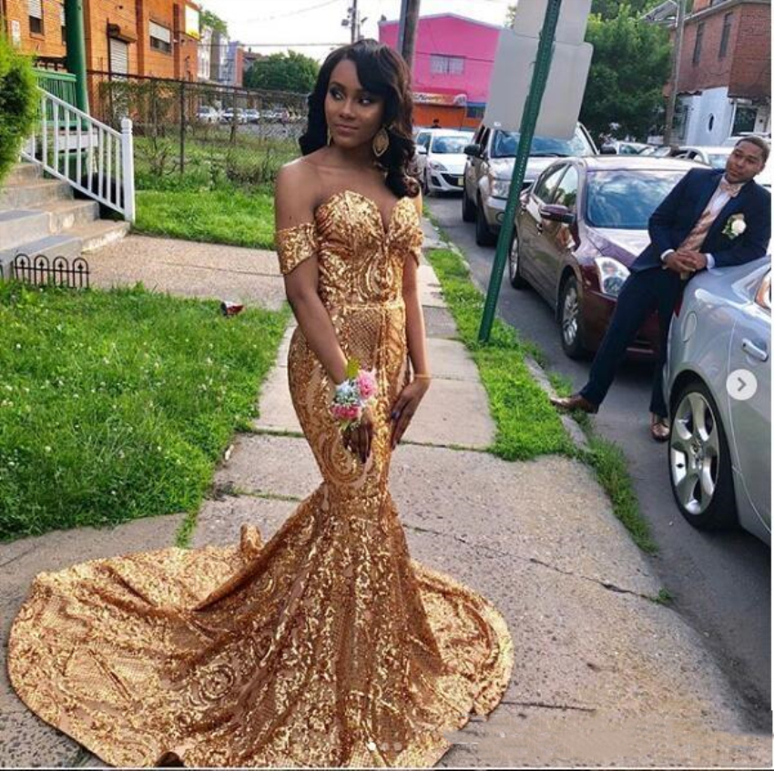 Sparkly Black Girls Mermaid Prom Dresses New Long Off The Shoulder Sweep train Sweetheart Formal Evening Dress Gold Sequins Party Gowns