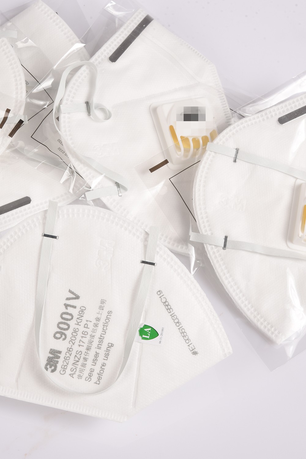 Designer Masks Face Masks with Breathing Valve Unisex Disposable Mouth Mask Anti-Dust Adult Mask with Earloop Individual Package CPA2301
Designer Masks Face Masks with Breathing Valve Unisex Disposable Mouth Mask Anti-Dust Adult Mask with Earloop Individual Package CPA2301