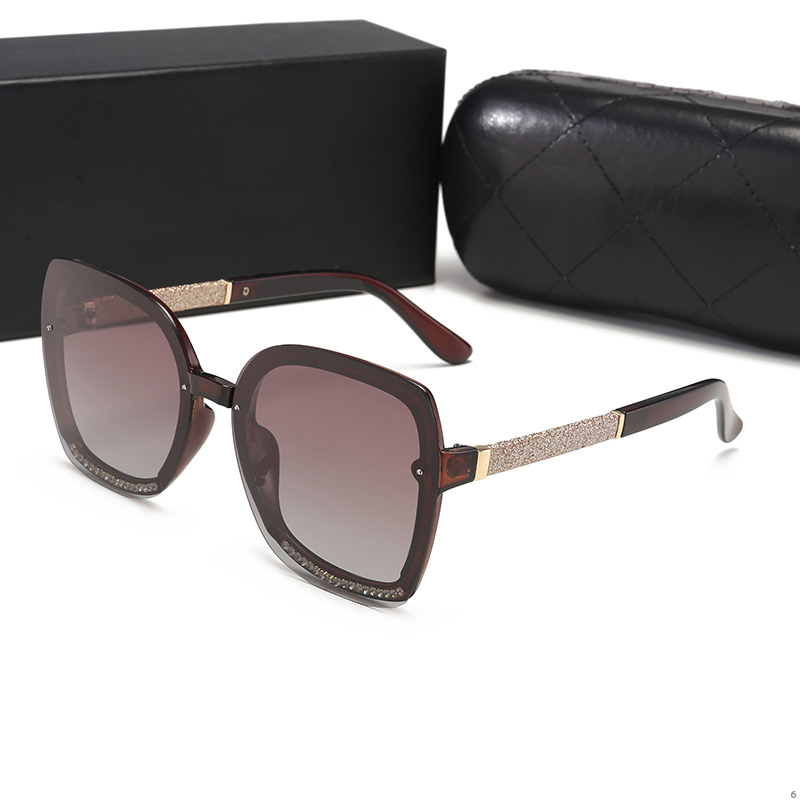 267 High quality Designer Fashion Sunglasses Men uv400 Protection Outdoor Sport Vintage Sunglasses Women Retro Eyewear With box and cases, White;black
267 High quality Designer Fashion Sunglasses Men uv400 Protection Outdoor Sport Vintage Sunglasses Women Retro Eyewear With box and cases, White;black