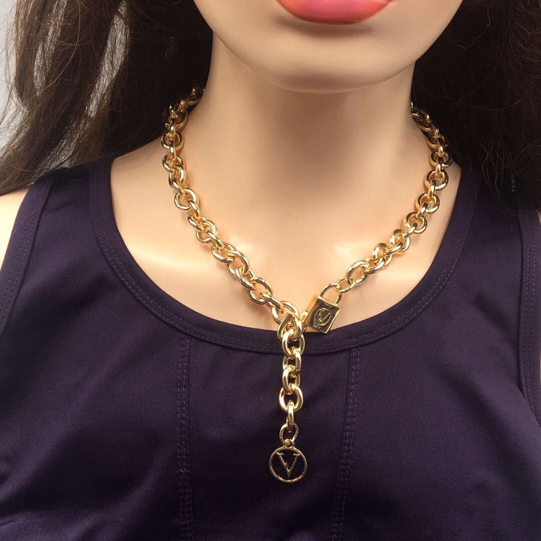 Luxury Designer Jewelry Mens Necklace Thick Chains Gold Lock Pendant Necklaces For Women Stainless Steel Love Punk Fashion Hip Hop Style, Silver
Luxury Designer Jewelry Mens Necklace Thick Chains Gold Lock Pendant Necklaces For Women Stainless Steel Love Punk Fashion Hip Hop Style, Silver