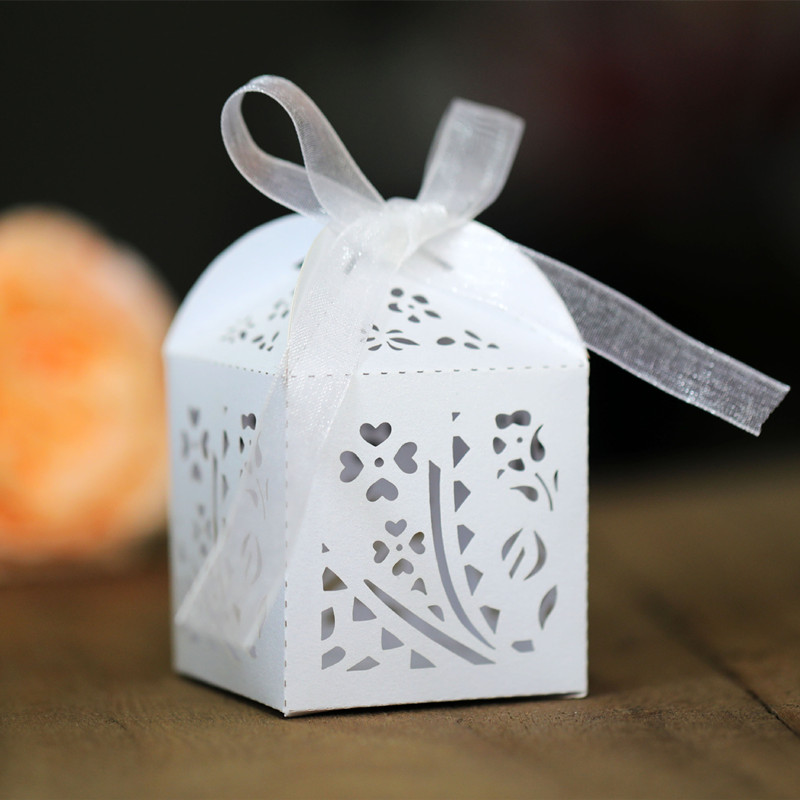 50p Laser Hollow Window Grille Wedding Candy Box Ice White Pearlescent Wedding Leaf Floret Chocolate Paper Box Gift Bags 5Z
50p Laser Hollow Window Grille Wedding Candy Box Ice White Pearlescent Wedding Leaf Floret Chocolate Paper Box Gift Bags 5Z