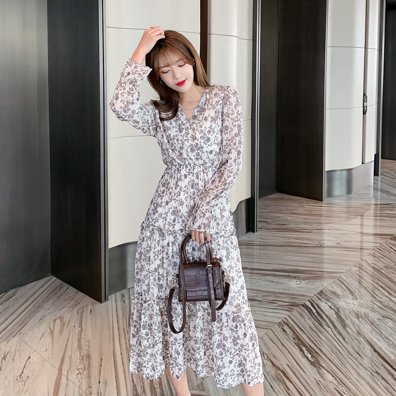 Spot speed hair to fall the new ~ will ~ han edition dress v-neck administrative floral chiffon dress, White
Spot speed hair to fall the new ~ will ~ han edition dress v-neck administrative floral chiffon dress, White