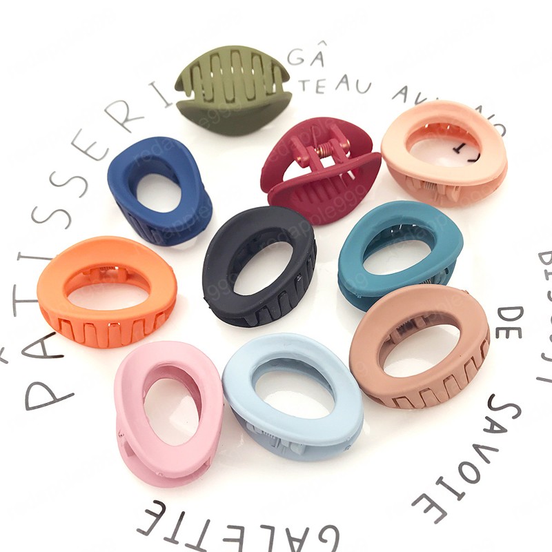 Korean Design Women Hair Claw Resin Hairpins Matte Solid Color Oval Shape Hair Clips Girls Hair Accessories Small size 
Korean Design Women Hair Claw Resin Hairpins Matte Solid Color Oval Shape Hair Clips Girls Hair Accessories Small size