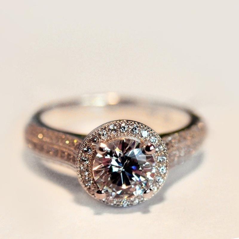 FUN-BEAUTY Ladies Wedding Rings Inlaid With Artificial Zircon Rings Sparkling Luxury Jewelry Classic Zircon Jewelry
FUN-BEAUTY Ladies Wedding Rings Inlaid With Artificial Zircon Rings Sparkling Luxury Jewelry Classic Zircon Jewelry